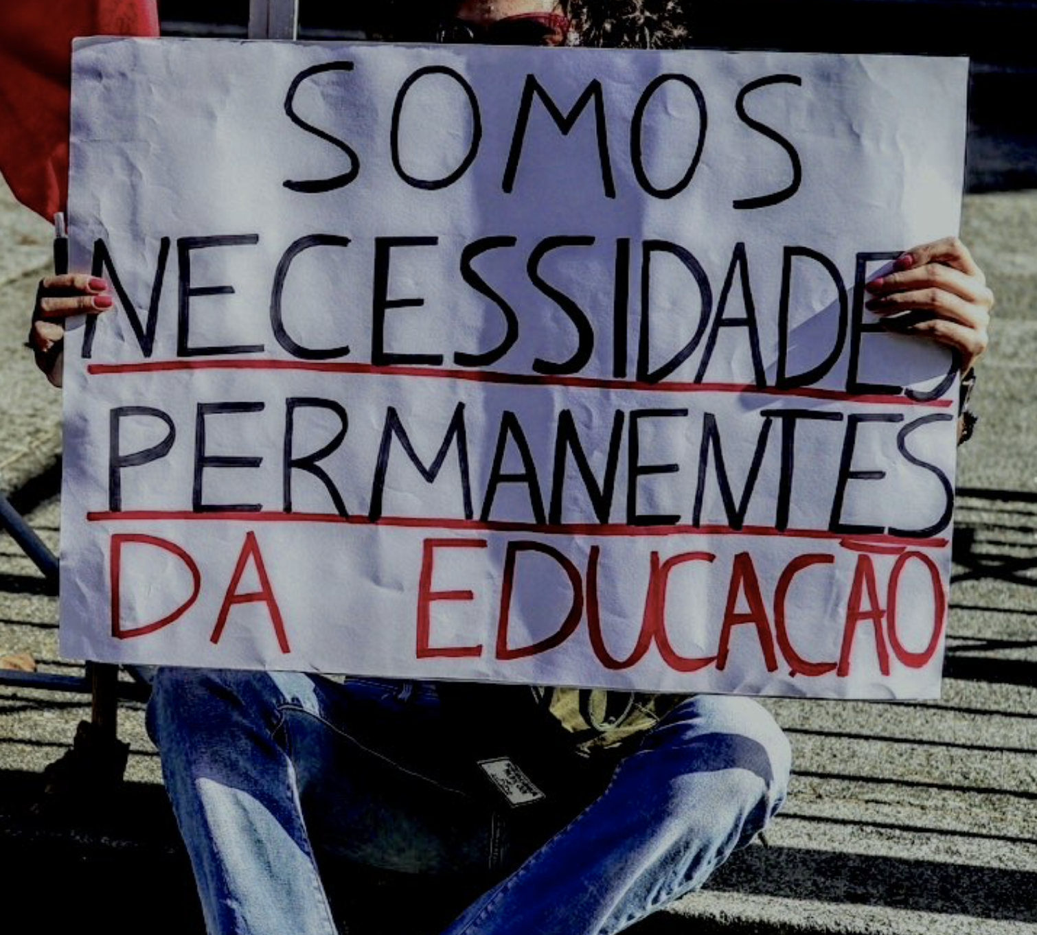 Técnicos especializado e técnicos superiores de educação saem novamente à rua